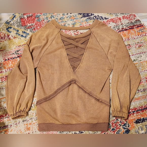 NWOT, POL Crossed Paths Pullover Sweatshirt Size Small - Picture 12 of 12